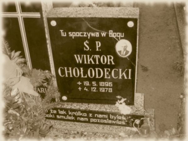 Grob Wiktor Cholodecki.jpg