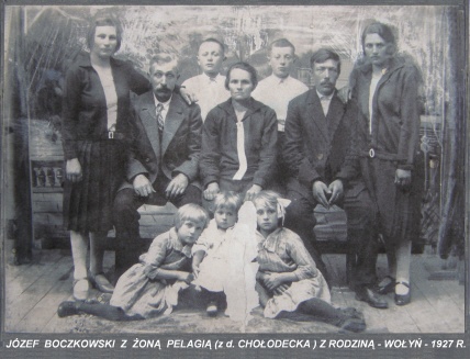 336 JOZEF BOCZKOWSKI Z RODZINA - WOLYN -1927 Rok.jpg